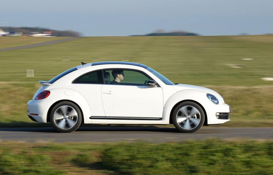  Volkswagen Beetle 2011 года  (UK) (фото 15 из 39)